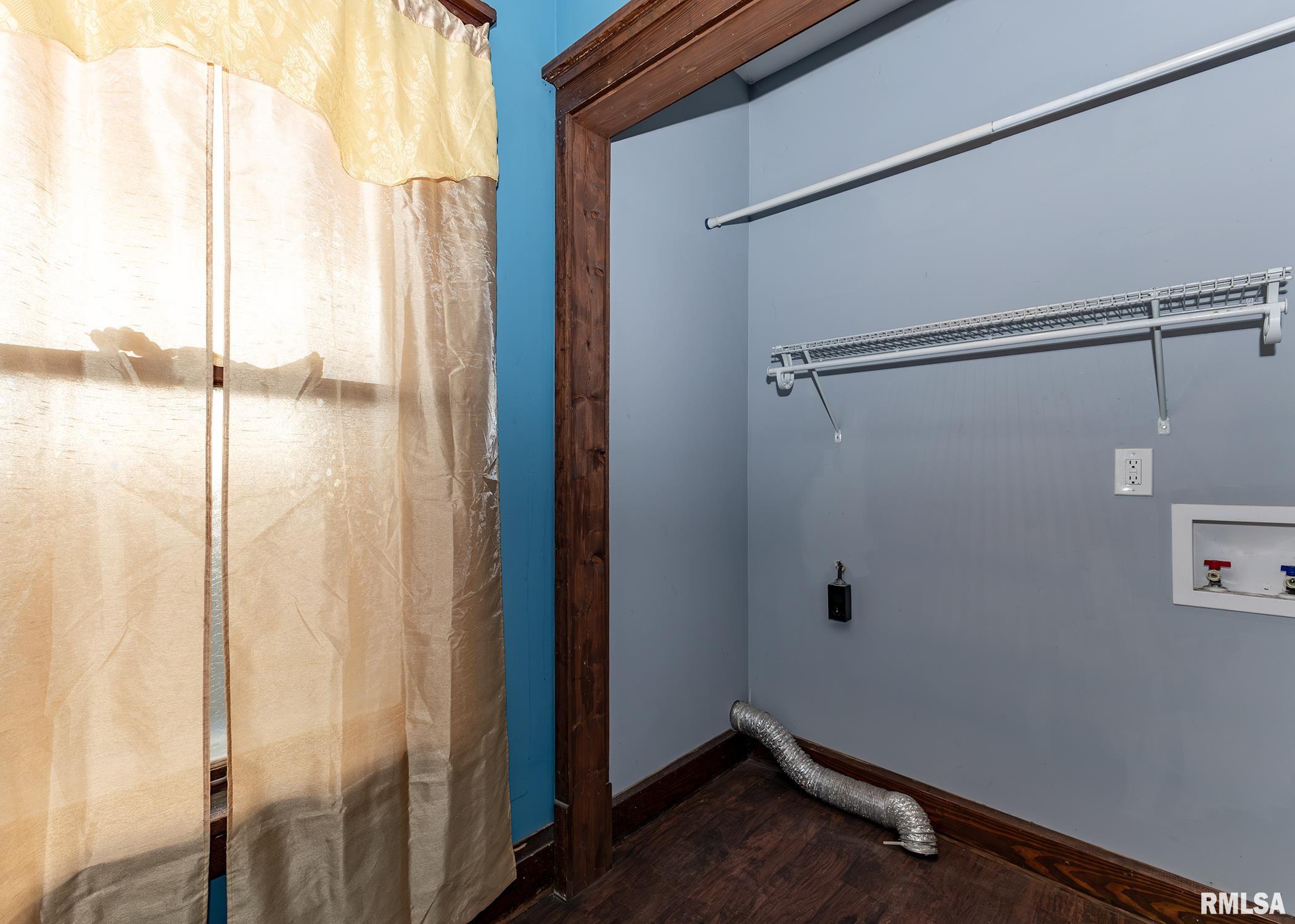 802 12th Avenue South Clinton, IA 52732 - Photo 13 of 25