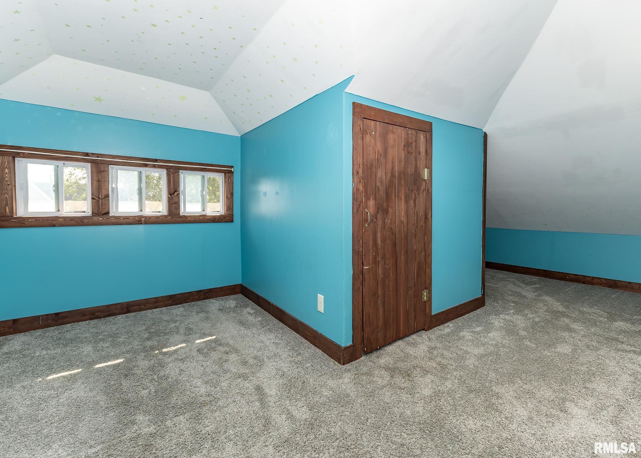 802 12th Avenue South Clinton, IA 52732 - Photo 14 of 25