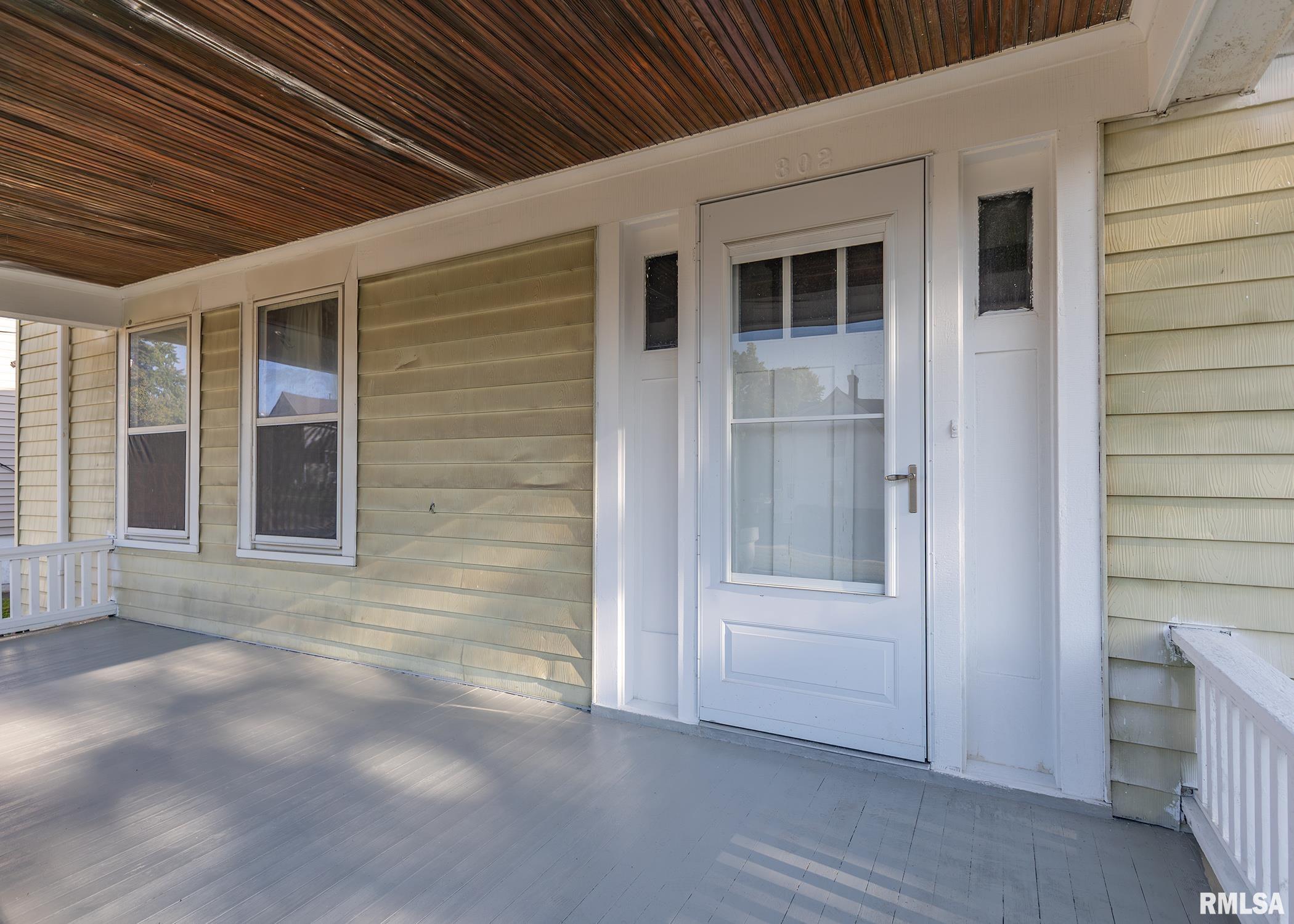 802 12th Avenue South Clinton, IA 52732 - Photo 2 of 25