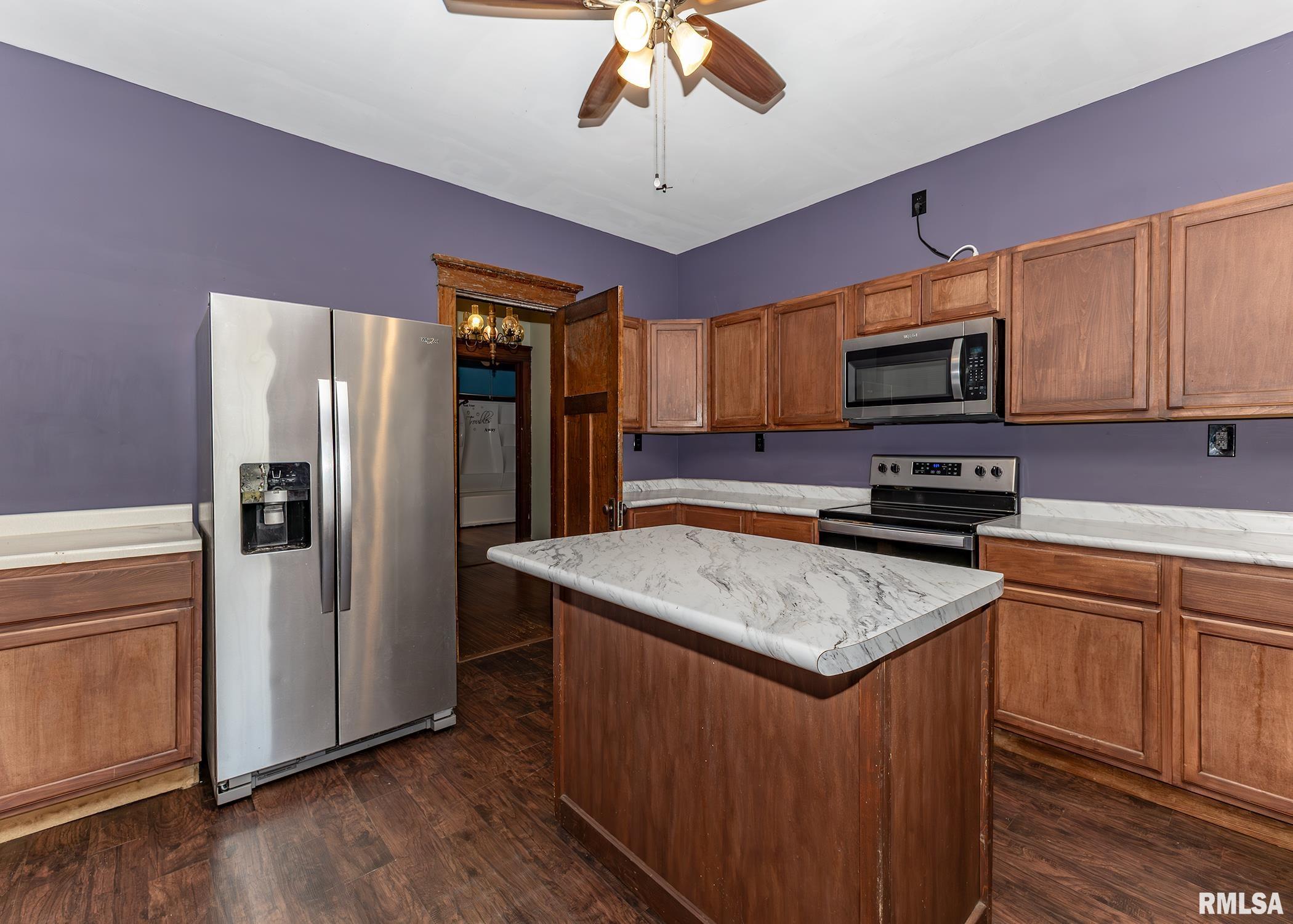 802 12th Avenue South Clinton, IA 52732 - Photo 7 of 25