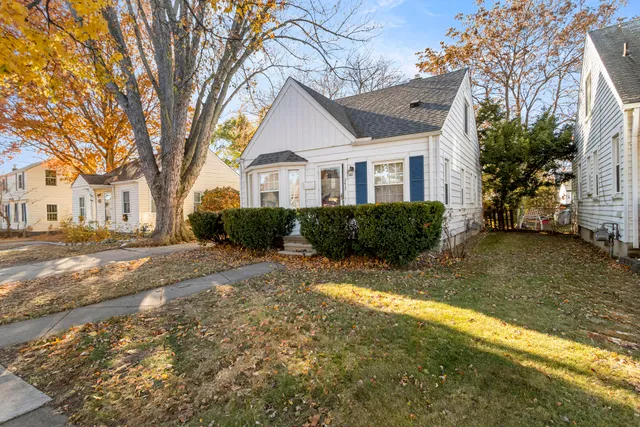 $239,000 | 2612 Grindley Park Street, Dearborn, MI 48124