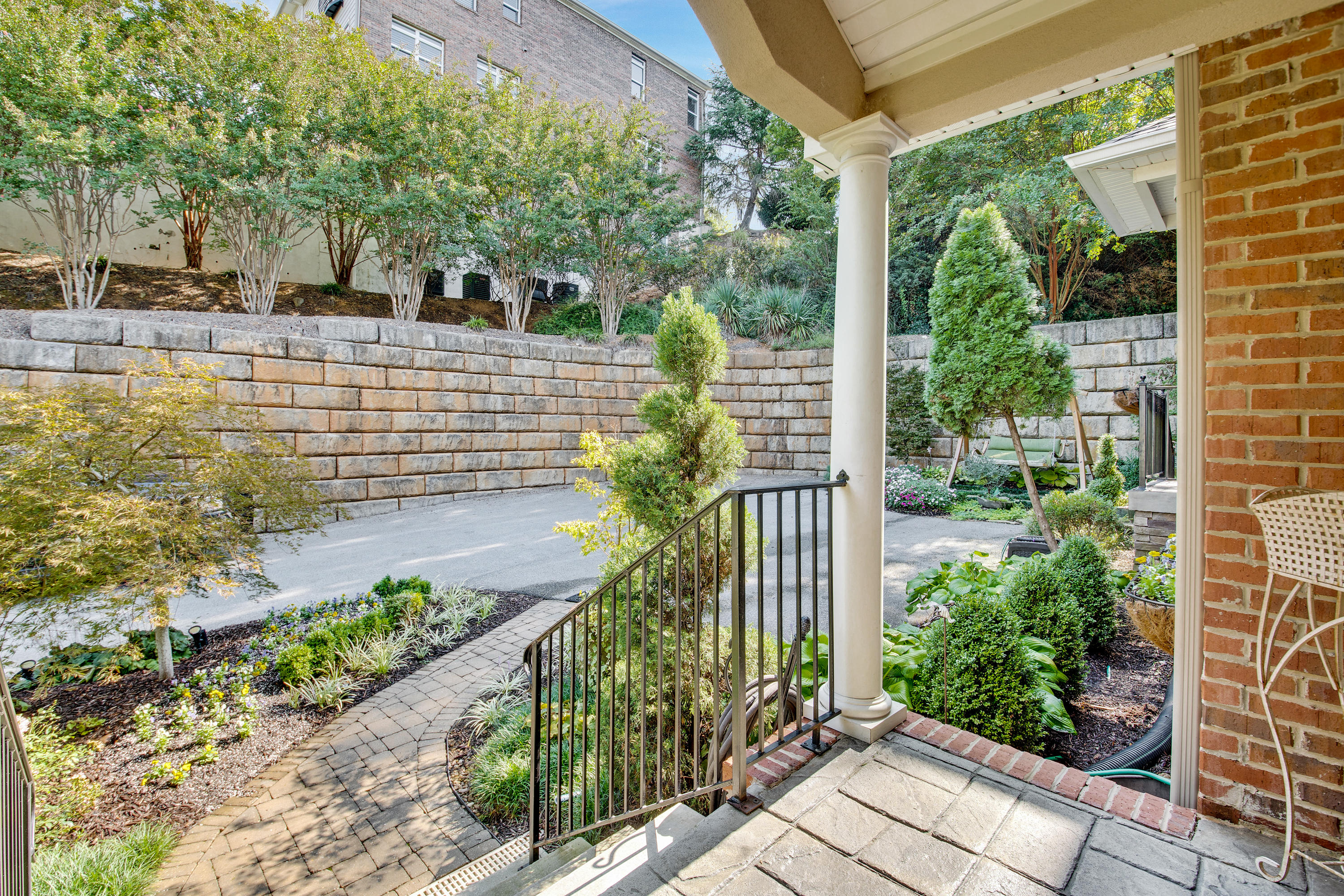 254 Berry Patch Lane Chattanooga, TN 37405 - Photo 3 of 34 254 Berry Patch