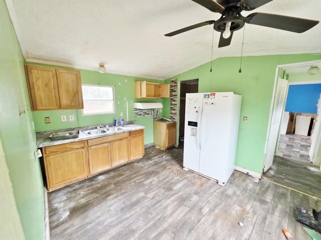 180 Cherry Tree Lane Walterboro, SC 29488 - Photo 4 of 9 20260204_133720