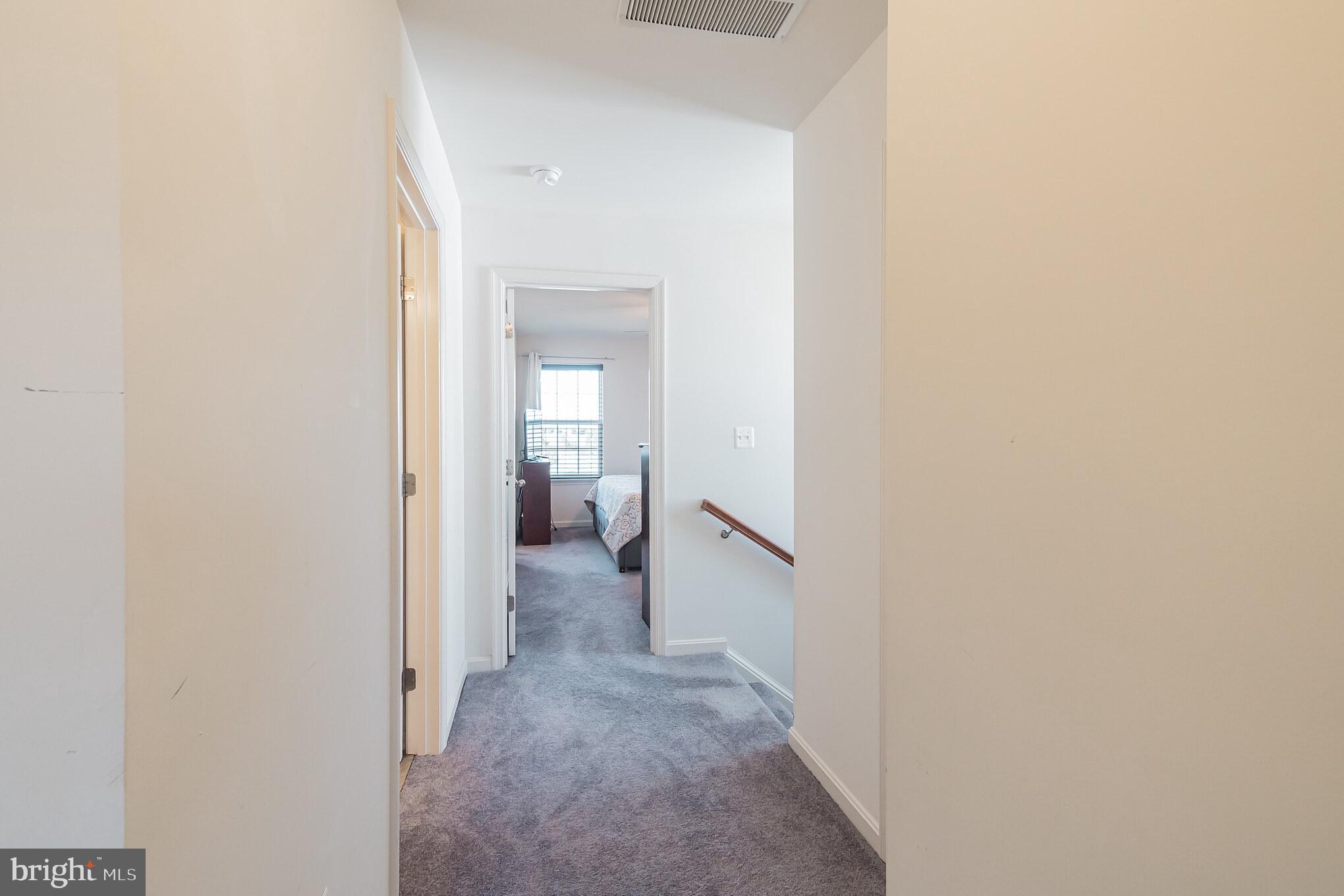 12960 Yellow Jacket Road Hagerstown, MD 21740 - Photo 28 of 30 Upper level hallway