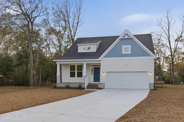 $339,990 | 218 Chateau Drive, New Bern, NC 28560