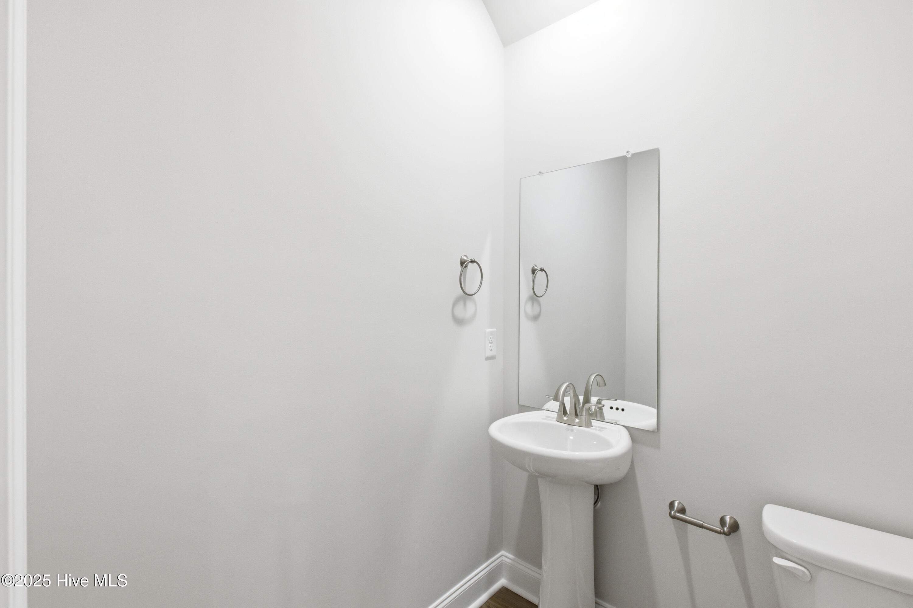 218 Chateau Drive New Bern, NC 28560 - Photo 25 of 58 218 Chateau Drive-23