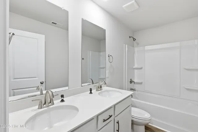 $339,990 | 218 Chateau Drive, New Bern, NC 28560