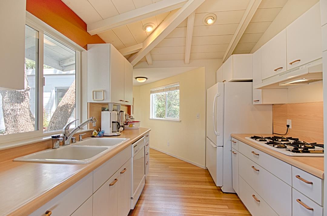 30 Clubhouse Road Santa Cruz, CA 95060 - Photo 10 of 21 Gallery Image 10