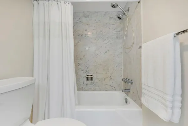 $449,000 | 750 North Ocean Boulevard, Unit 1105, Pompano Beach, FL 33062