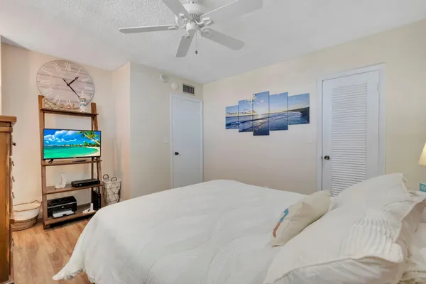 $449,000 | 750 North Ocean Boulevard, Unit 1105, Pompano Beach, FL 33062