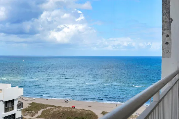 $449,000 | 750 North Ocean Boulevard, Unit 1105, Pompano Beach, FL 33062