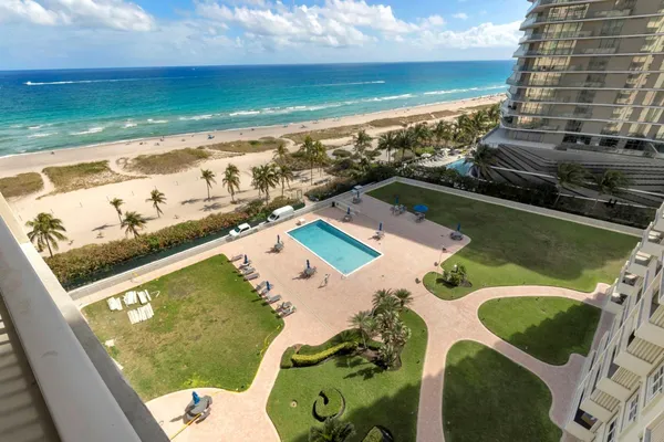 $449,000 | 750 North Ocean Boulevard, Unit 1105, Pompano Beach, FL 33062