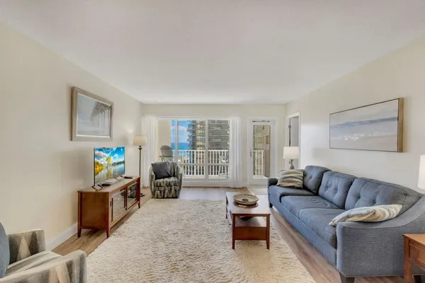 $449,000 | 750 North Ocean Boulevard, Unit 1105, Pompano Beach, FL 33062