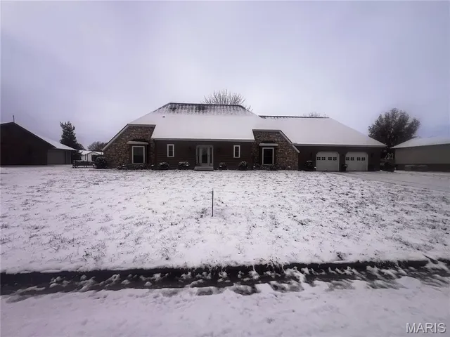 $330,000 | 1011 A Street, Germantown, IL 62245