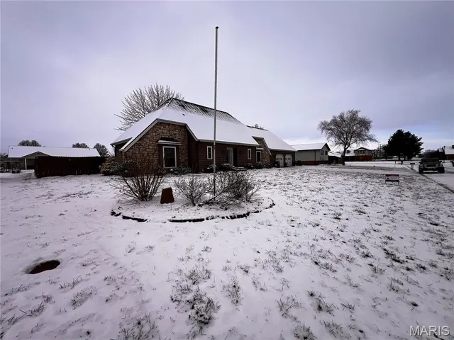 $330,000 | 1011 A Street, Germantown, IL 62245