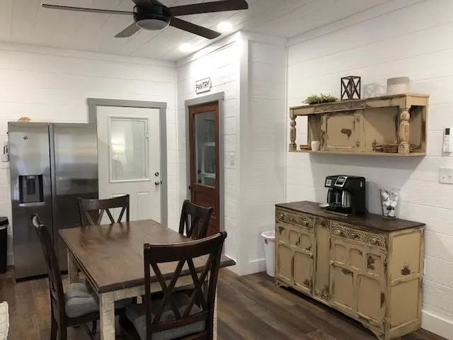 $595,000 | 933 East Quarry Road, London, TX 76854