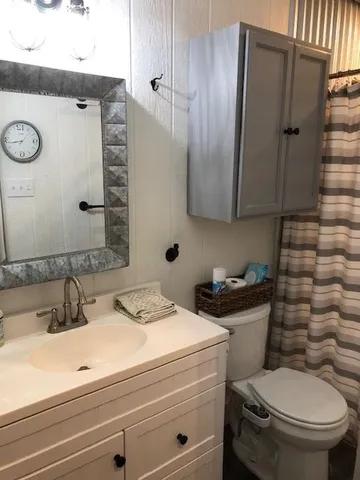 $595,000 | 933 East Quarry Road, London, TX 76854