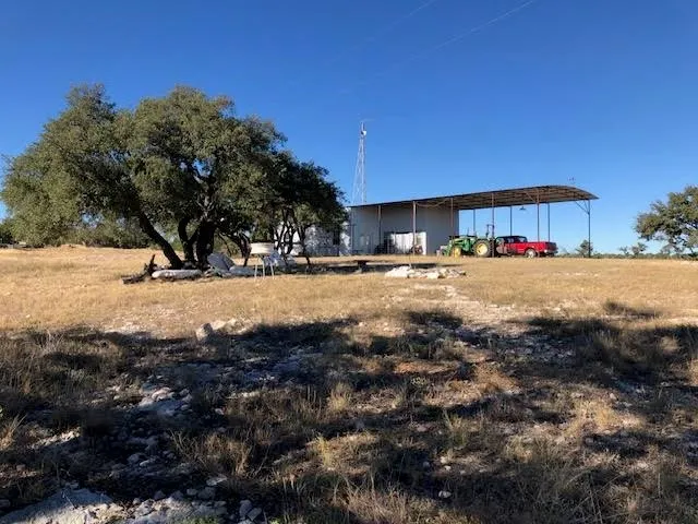 $595,000 | 933 East Quarry Road, London, TX 76854