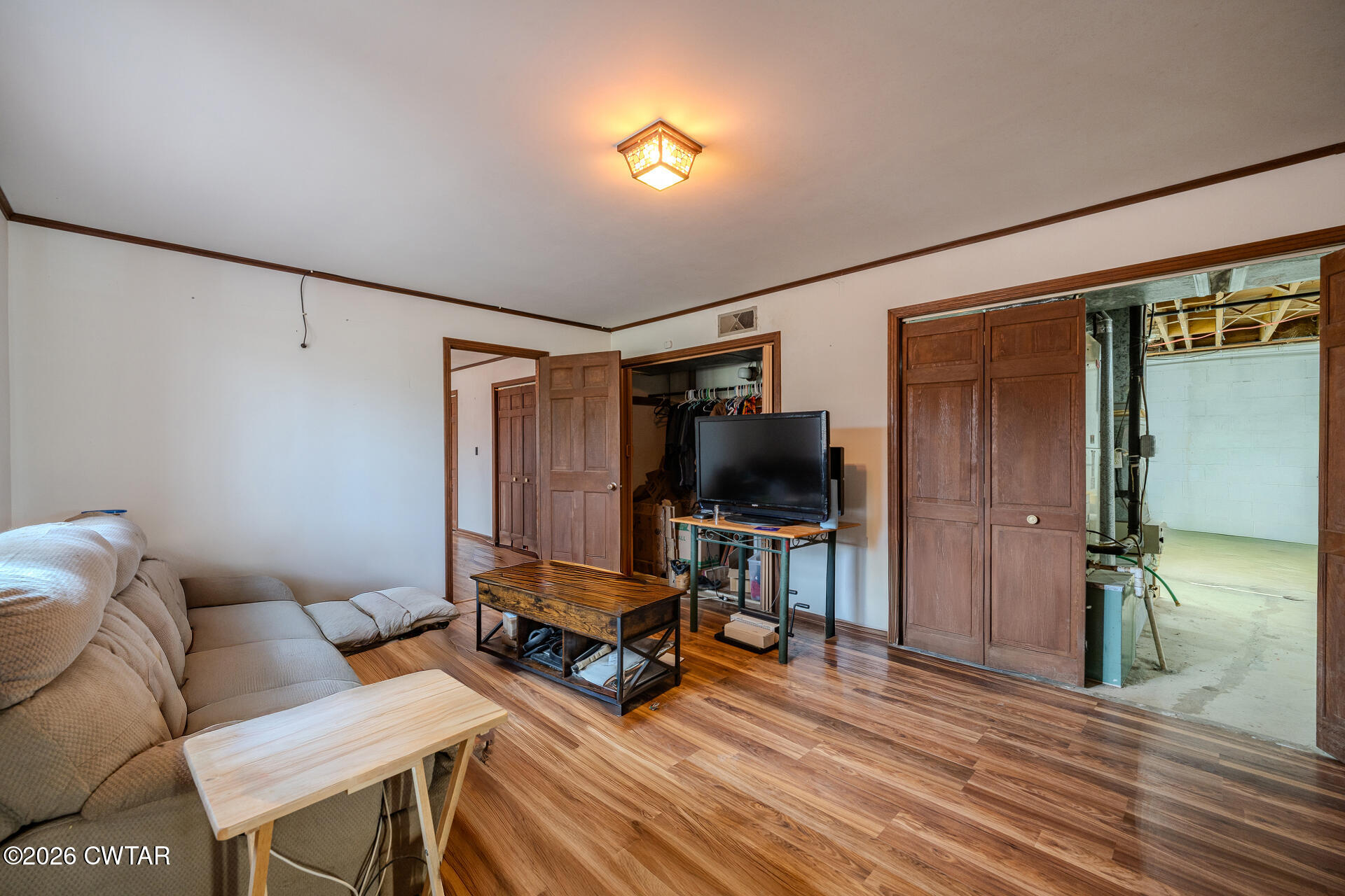 428 Gwin Cemetery Road Waverly, TN 37185 - Photo 27 of 50 a living room with furniture and a flat screen tv
