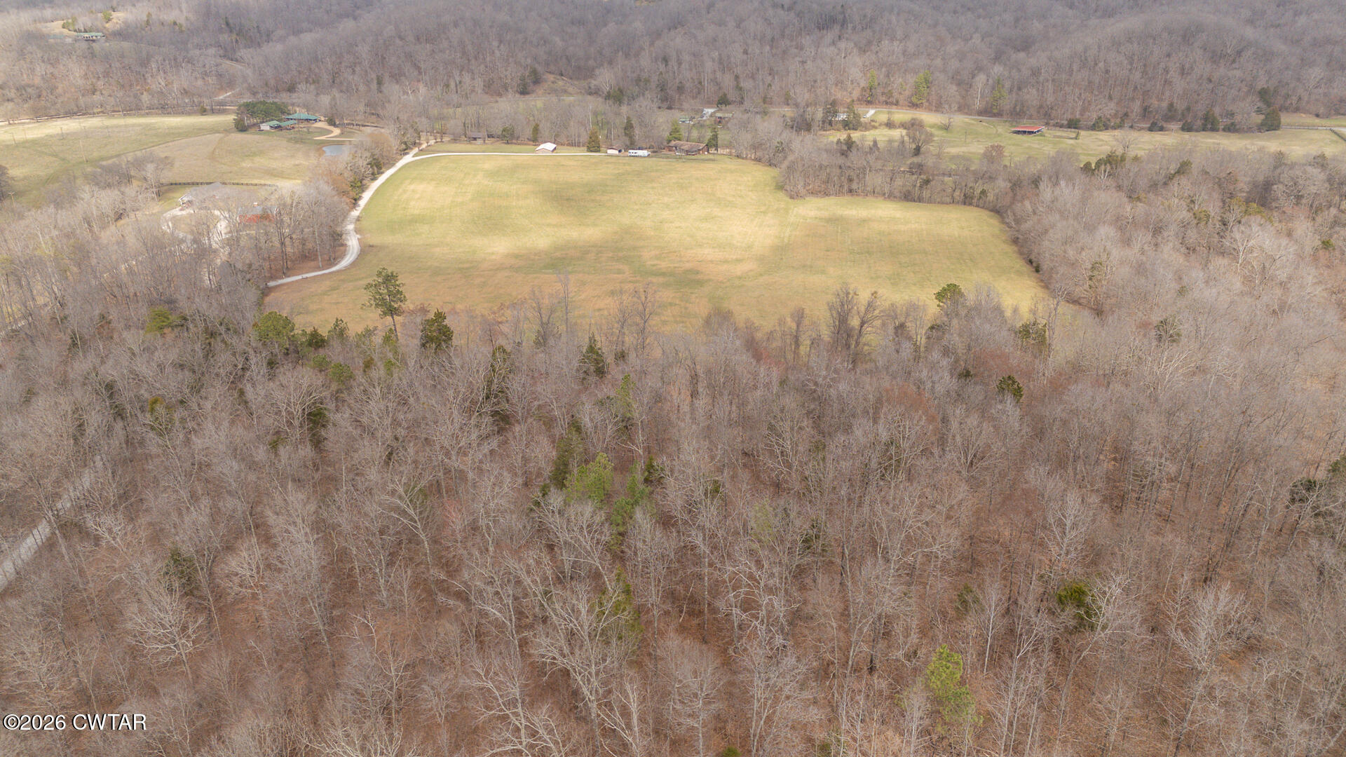 428 Gwin Cemetery Road Waverly, TN 37185 - Photo 48 of 50 a bathroom with a bathtub