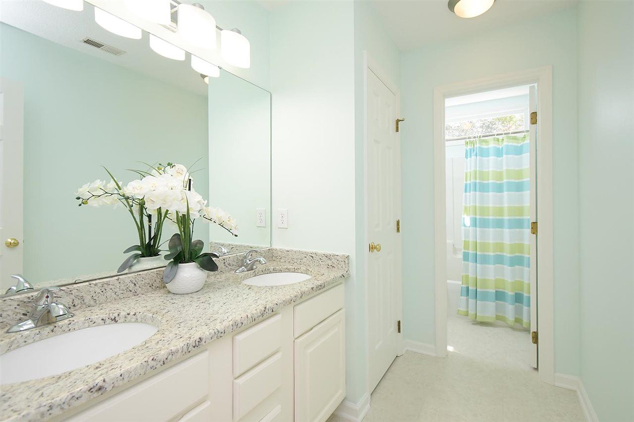 1709 Waltham Way Raleigh, NC 27614 - Photo 21 of 30 Upper Level Full Bath