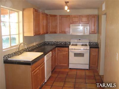 4866 East Montecito Street Tucson, AZ 85711 - Photo 2 of 10