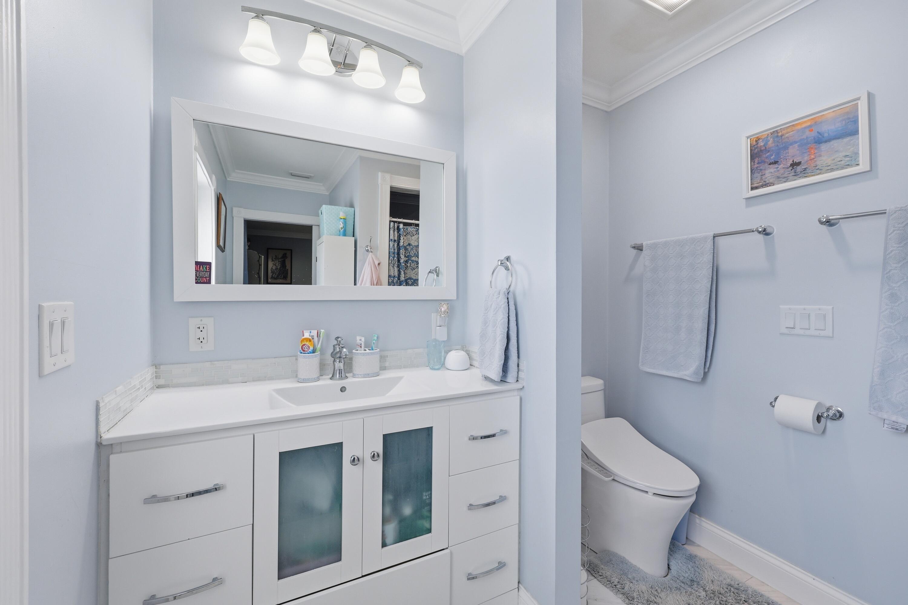 305 Circle East Jupiter, FL 33458 - Photo 15 of 35 Additional added Primary Bath