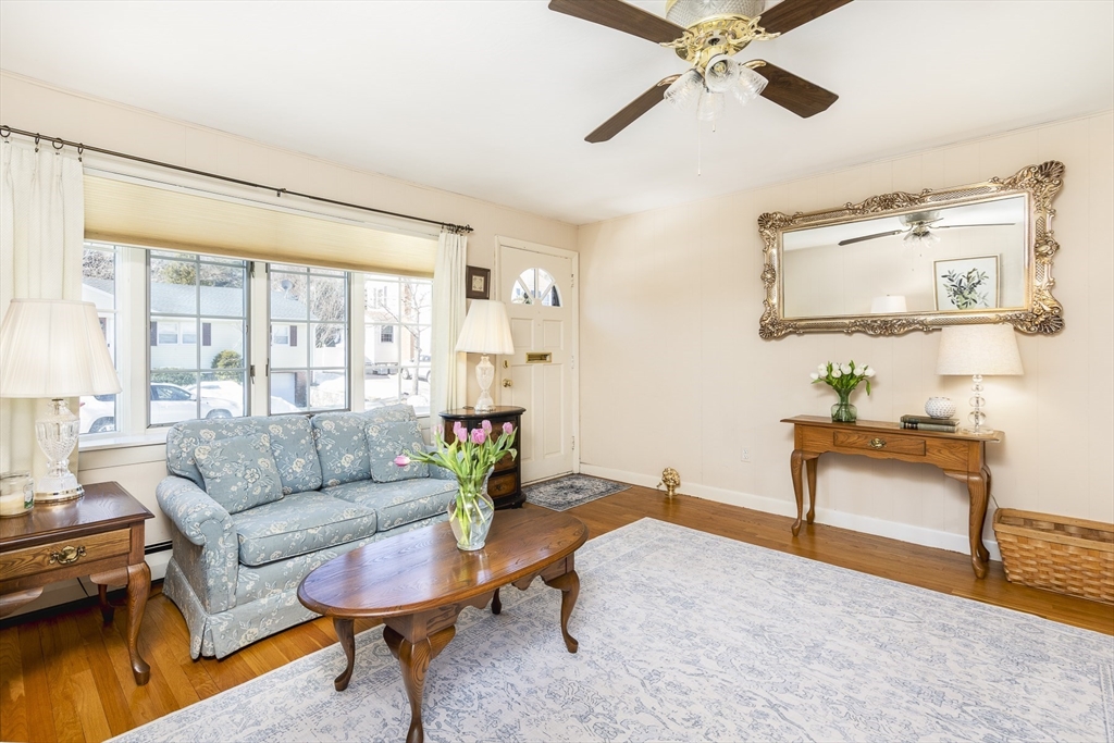 15 Francis Road Salem, MA 01970 - Photo 4 of 36