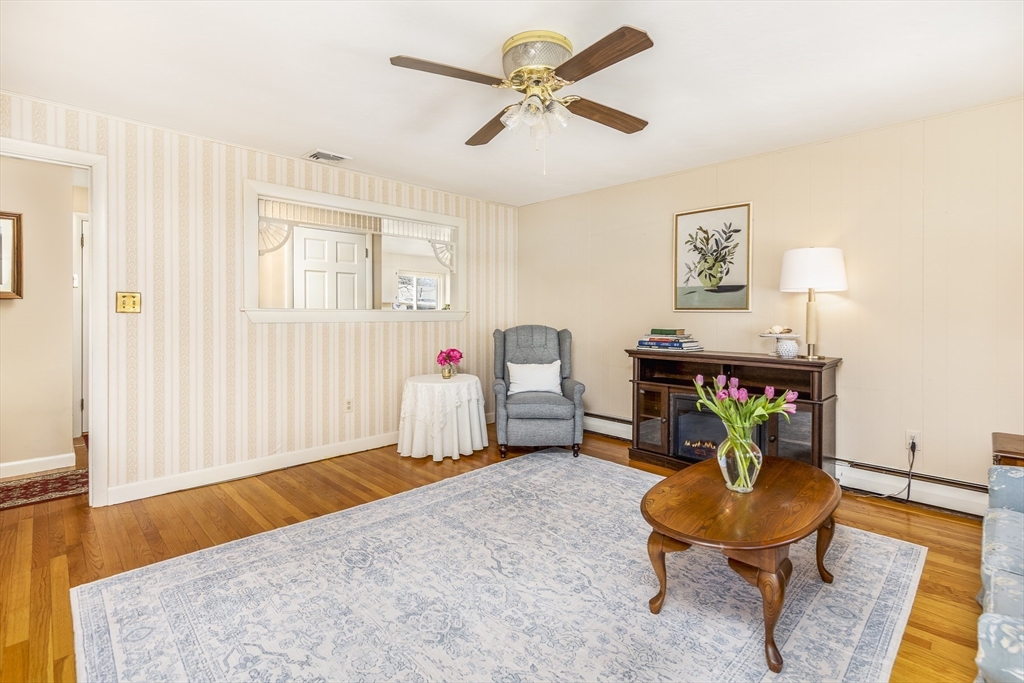 15 Francis Road Salem, MA 01970 - Photo 5 of 36