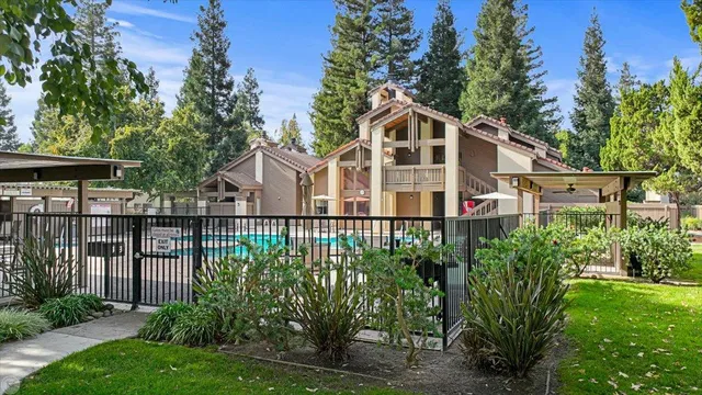 $169,000 | 3701 Colonial Drive, Unit 23, Modesto, CA 95356