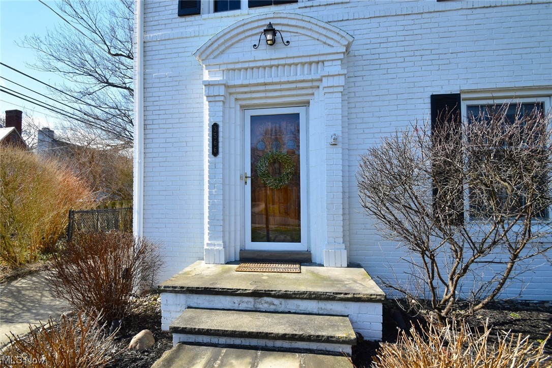 3566 Sutherland Road Shaker Heights, OH 44122 - Photo 2 of 35 Gallery Image 2