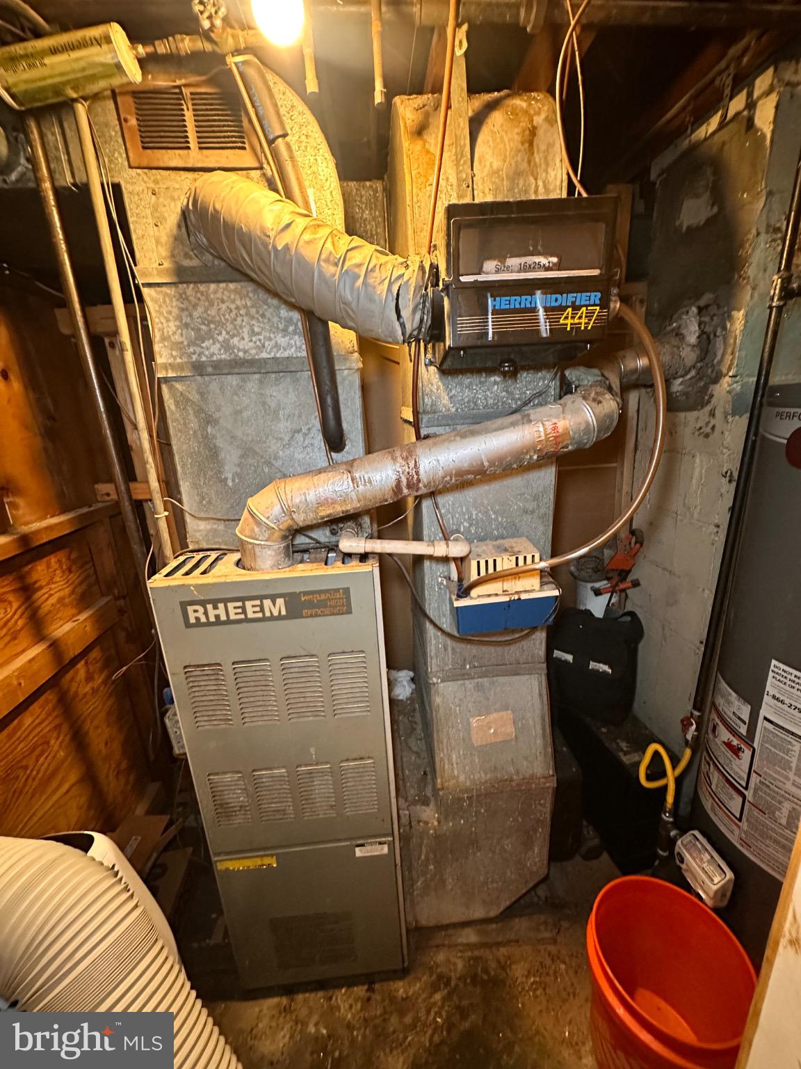 918 Cooks Lane Baltimore, MD 21229 - Photo 16 of 18 a close view of water heater room