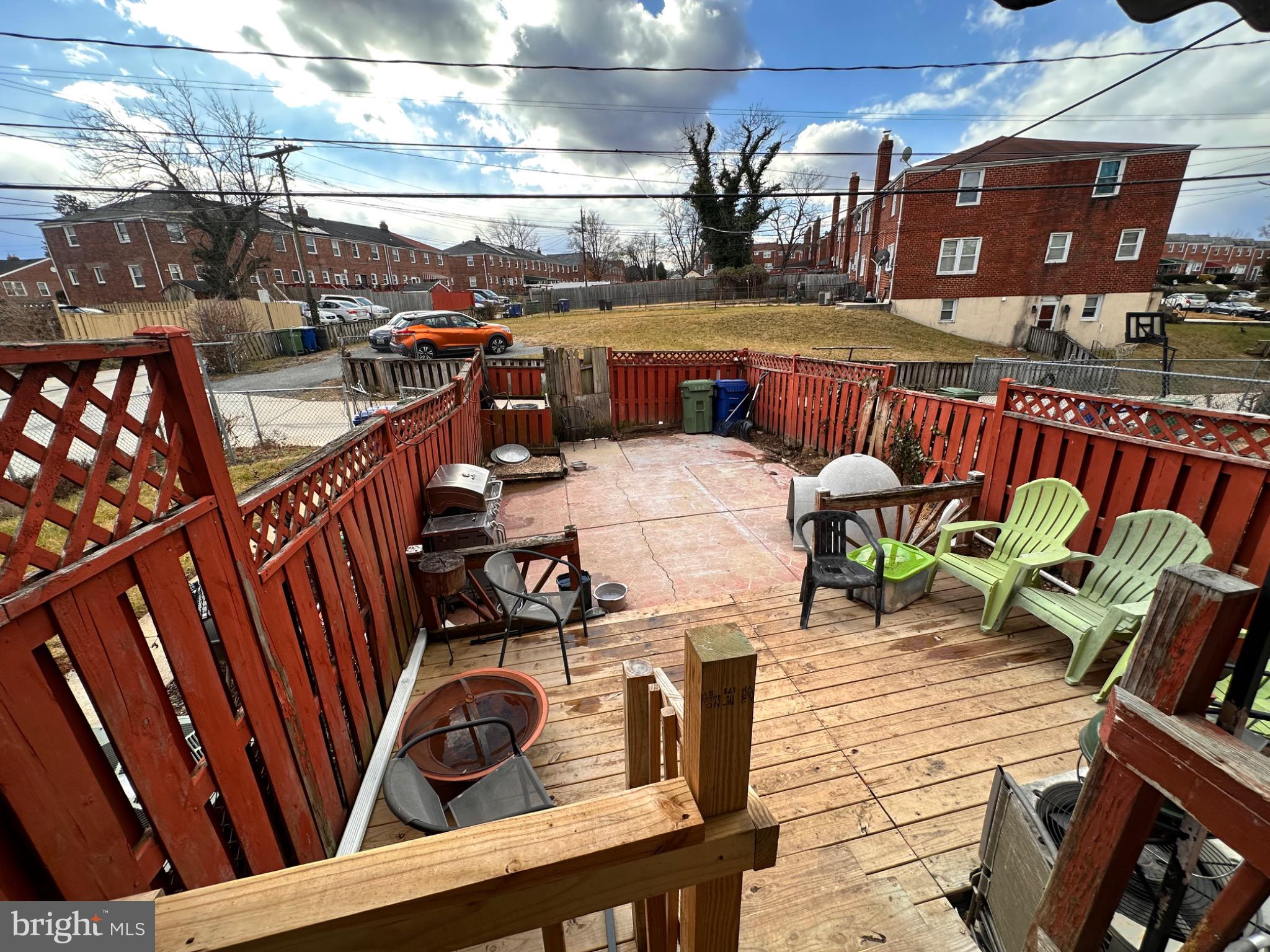 918 Cooks Lane Baltimore, MD 21229 - Photo 17 of 18 a outdoor view with a sitting space