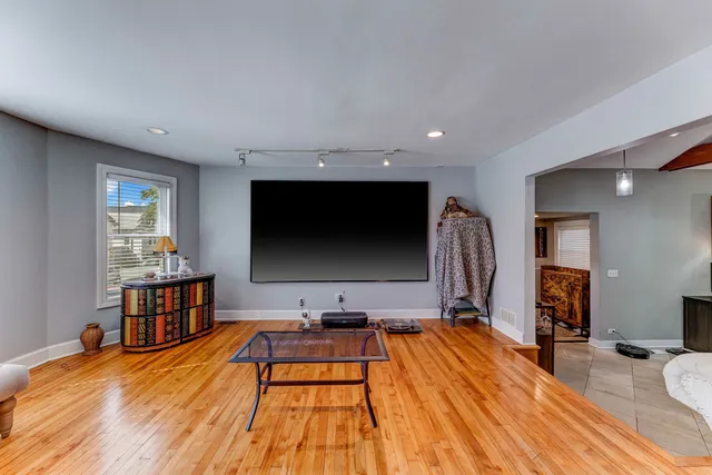 $443,000 | 7408 West Addison Street, Chicago, IL 60634