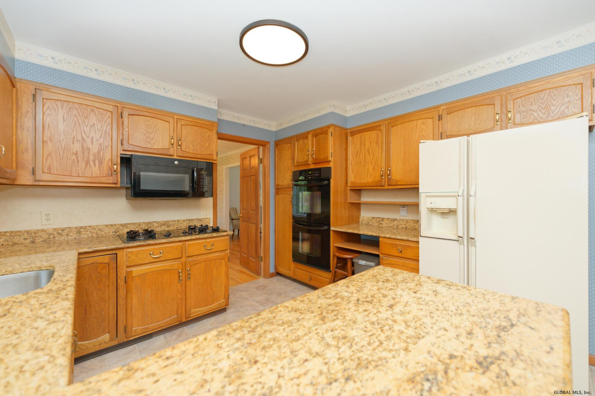 1346 Hawthorn Road Niskayuna, NY 12309 - Photo 16 of 60 Photo 16