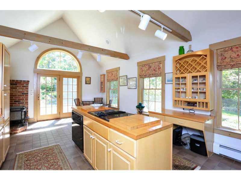 122 Merry Island Road Edgecomb, ME 04556 - Photo 10 of 23 Kitchen.