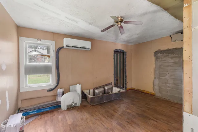 $190,000 | 6563 East Andrew Johnson Highway, Whitesburg, TN 37891