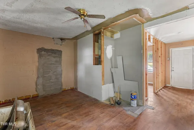 $190,000 | 6563 East Andrew Johnson Highway, Whitesburg, TN 37891