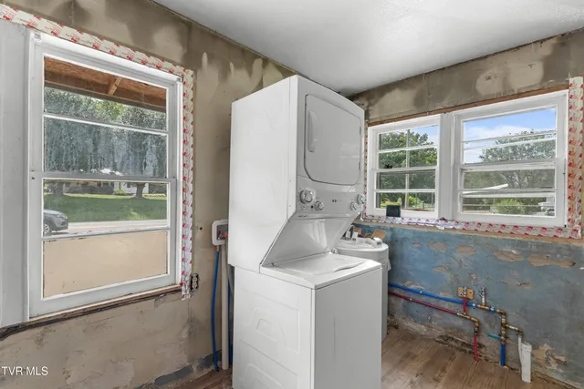 $190,000 | 6563 East Andrew Johnson Highway, Whitesburg, TN 37891