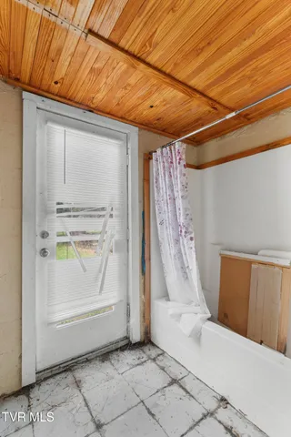 $190,000 | 6563 East Andrew Johnson Highway, Whitesburg, TN 37891