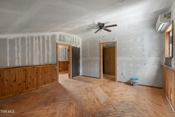 $165,000 | 6563 East Andrew Johnson Highway, Whitesburg, TN 37891