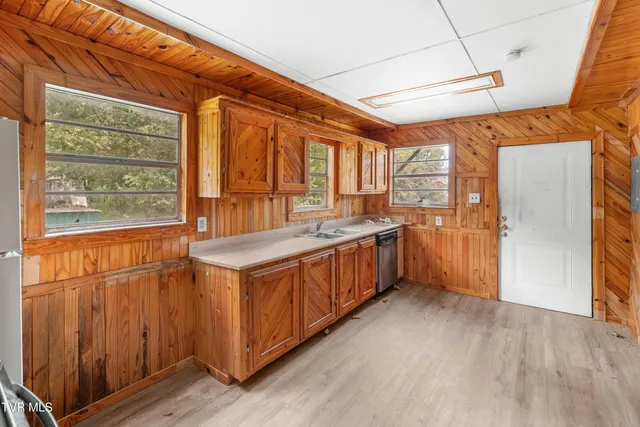 $190,000 | 6563 East Andrew Johnson Highway, Whitesburg, TN 37891