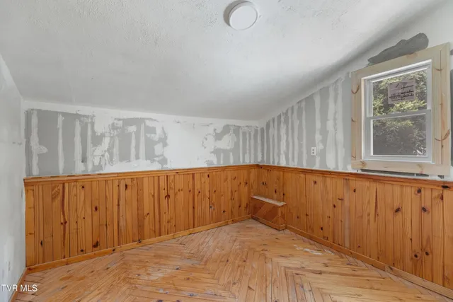 $190,000 | 6563 East Andrew Johnson Highway, Whitesburg, TN 37891