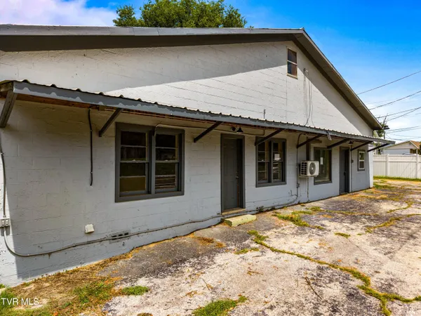 $165,000 | 6563 East Andrew Johnson Highway, Whitesburg, TN 37891