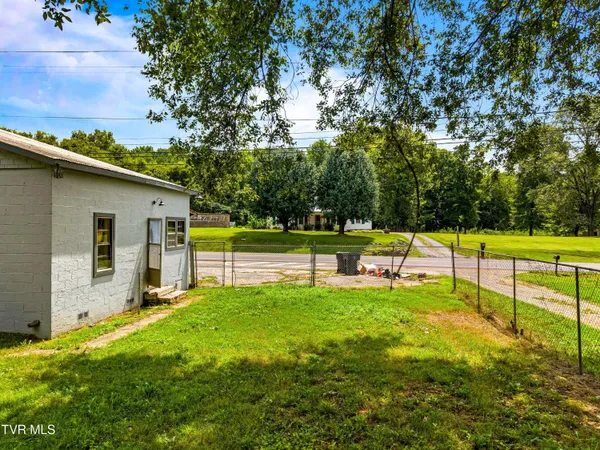 $165,000 | 6563 East Andrew Johnson Highway, Whitesburg, TN 37891