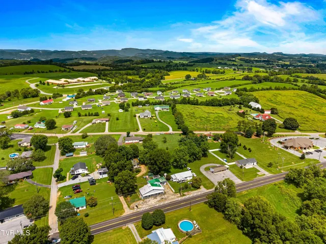 $190,000 | 6563 East Andrew Johnson Highway, Whitesburg, TN 37891