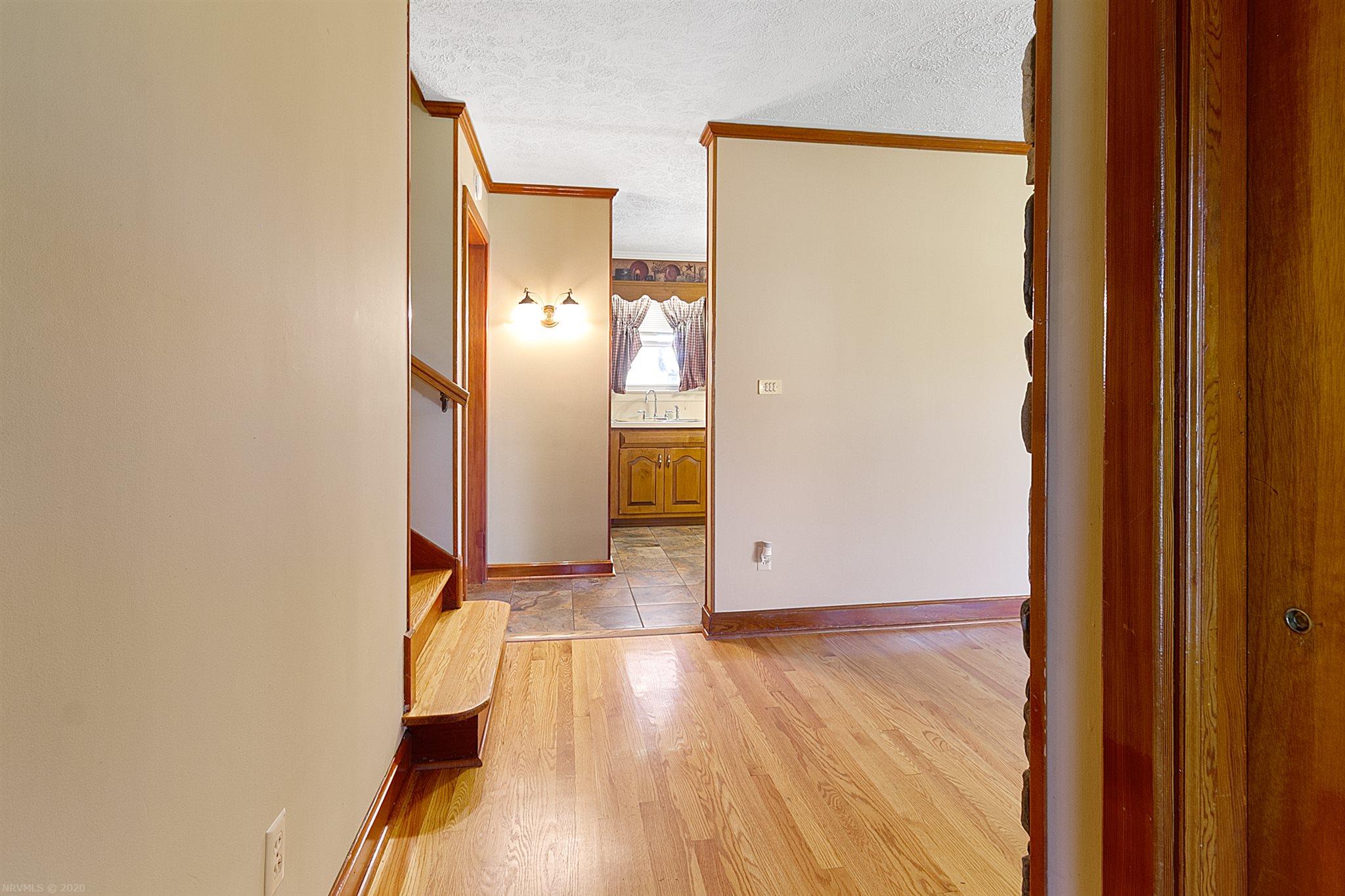 1712 Newbern Road Pulaski, VA 24301 - Photo 10 of 72 Gallery Image 10