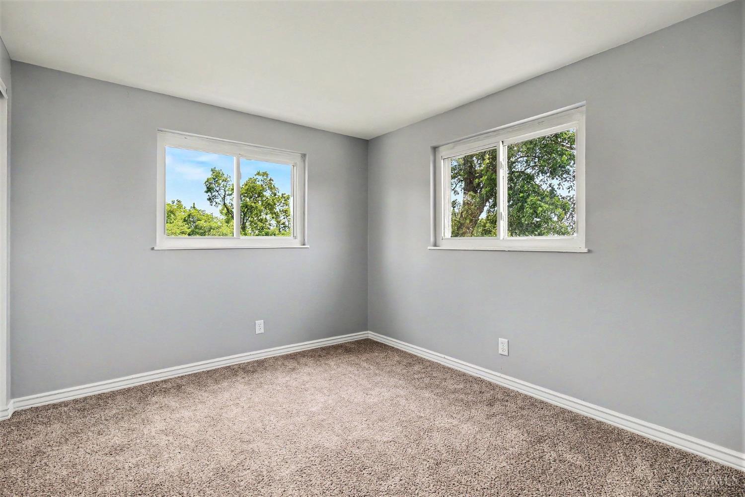 6004 Snyder Road Cincinnati, OH 45247 - Photo 15 of 35