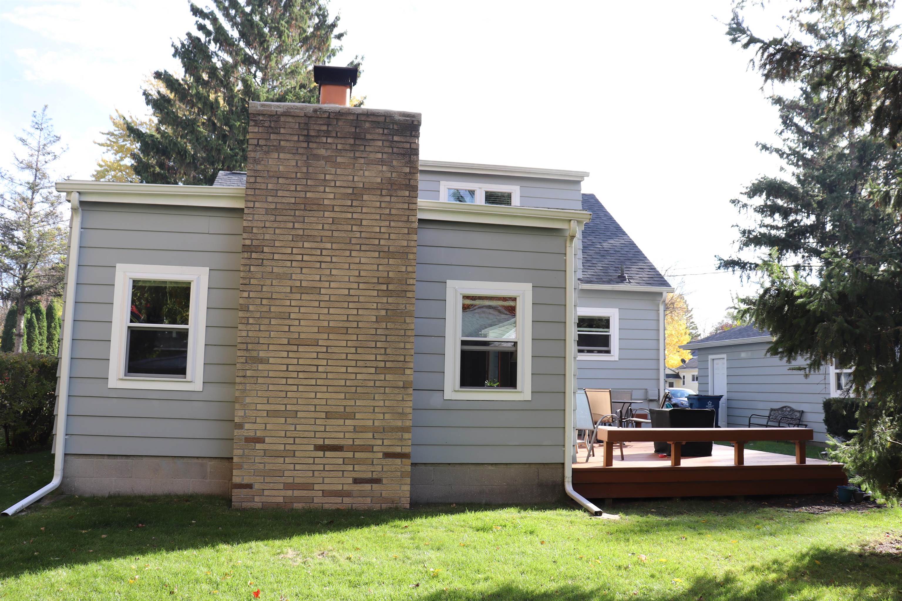303 Yale Street Bay City, MI 48708 - Photo 15 of 58
