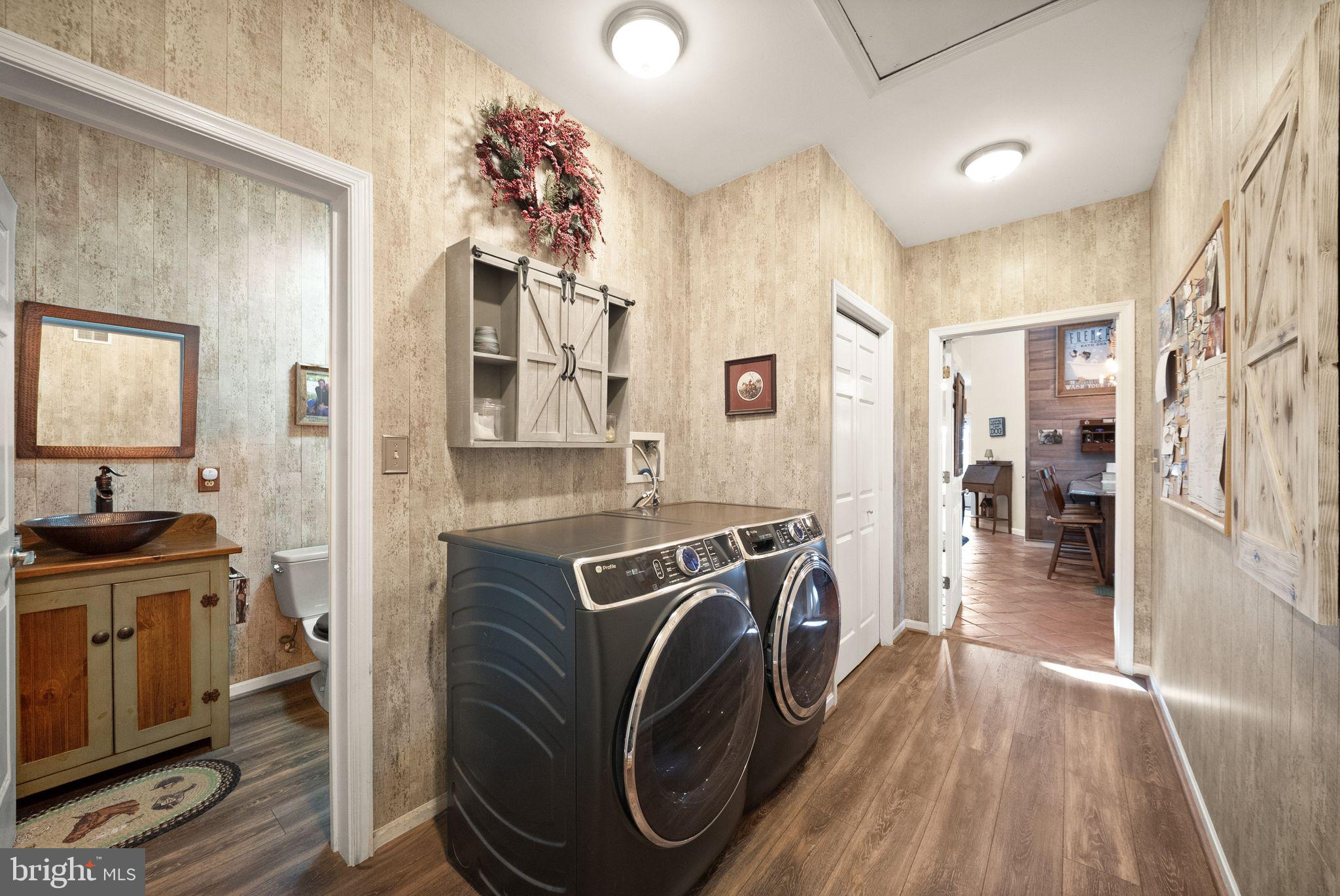 9551 Green Road Midland, VA 22728 - Photo 39 of 106 Laundry room with powder room